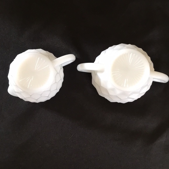 Vintage MILK GLASS Raised Cube CREAM~SUGAR Set - Picture 7 of 7